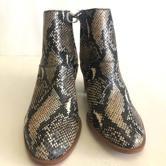 Madewell The Rosie in Snake Embossed Leather Stacked Heel Ankle Boot Size 7.5 - Picture 1 of 13